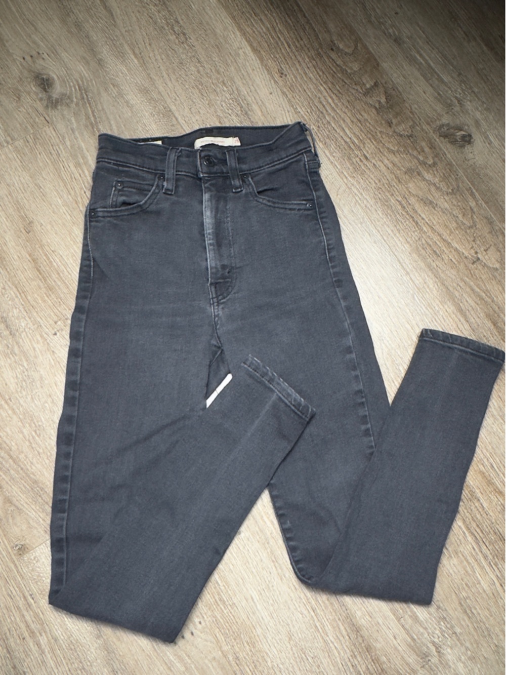 Levi's Women's Skinny Jeans - Charcoal